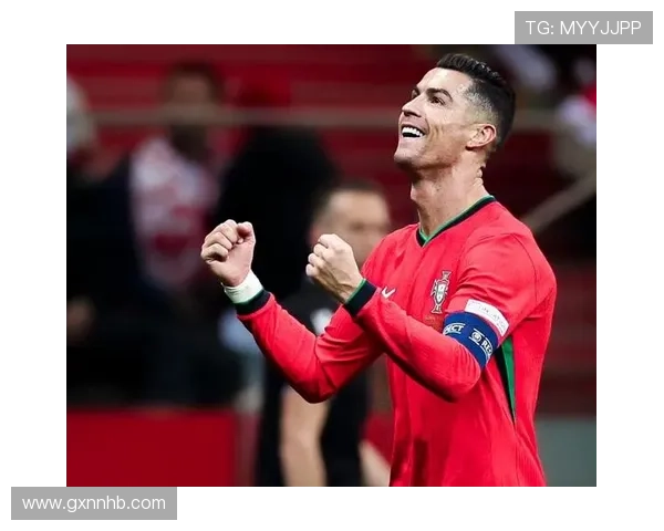 C罗 vs 莱万:巅峰持续性与状态稳定性对比 C罗 vs 莱万:巅峰持续性与状态稳定性对比